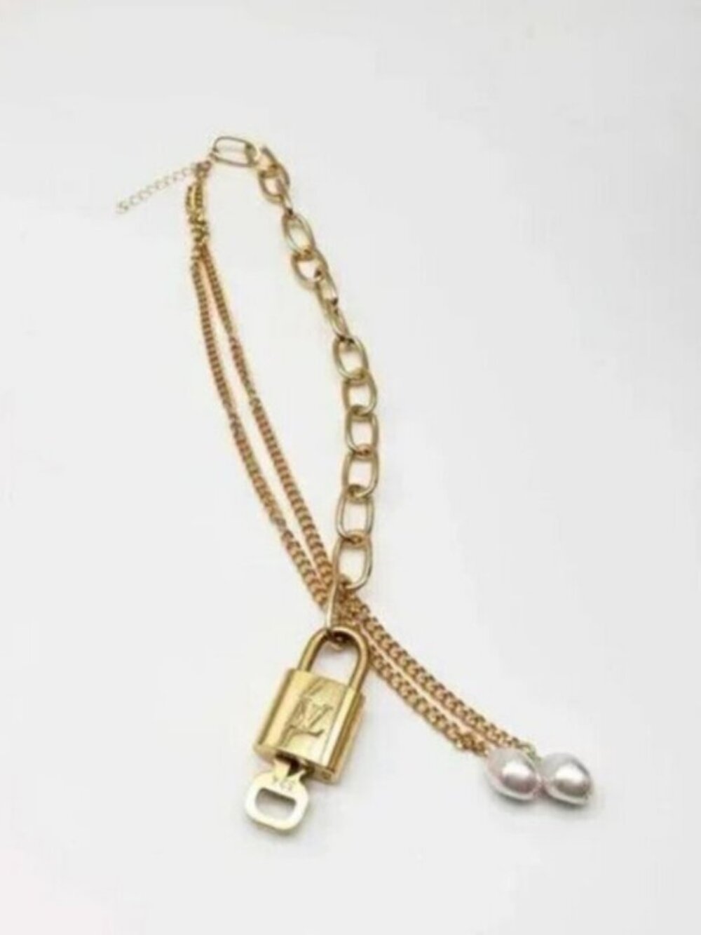 Authentic Louis Vuitton Gold Lock with Unbranded Stainless Real FreshPearl Chain - Picture 6 of 7